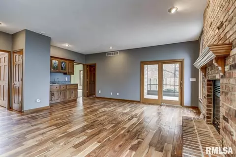 405 Colbrook Dr, Springfield, IL 62702 photo 11