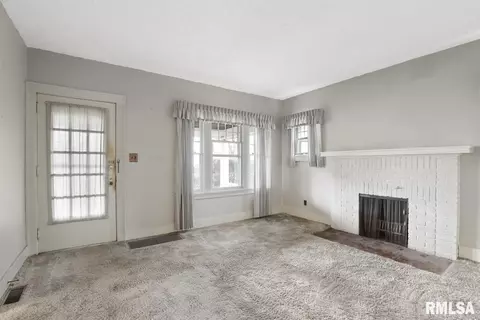 1736 S Walnut St, Springfield, IL 62704 photo 3