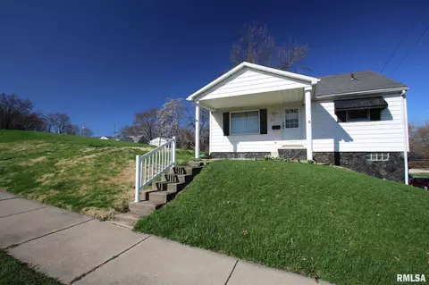 619 N Walnut St, Springfield, IL 62702 photo 2
