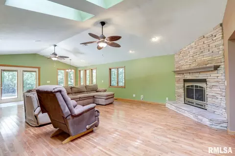 6 Willow Creek Dr, Springfield, IL 62707 photo 24