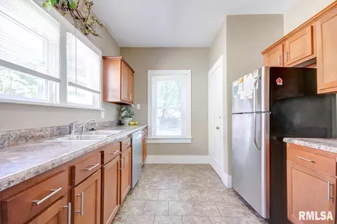 1812 S Whittier Ave, Springfield, IL 62704 photo 17