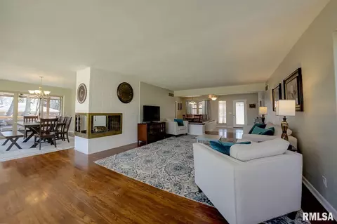 65 W Hazel Dell Ln, Springfield, IL 62703 photo 8