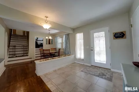 65 W Hazel Dell Ln, Springfield, IL 62703 photo 4