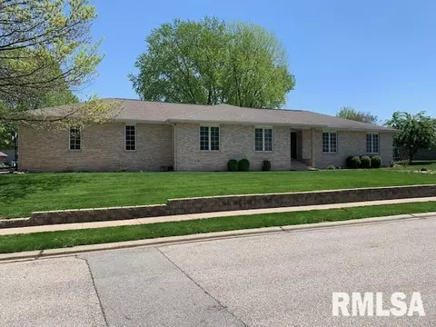 2538 Shawnee Dr, Springfield, IL 62702 photo 1