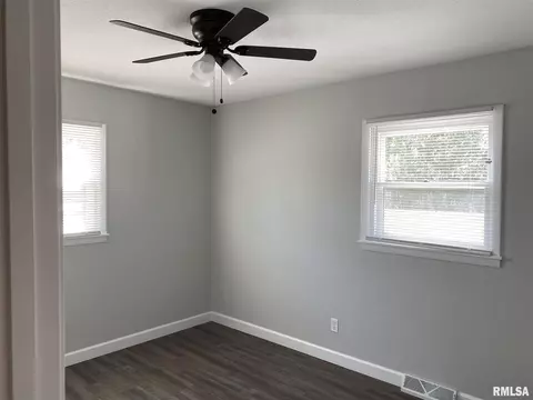 204 Stutely Ln, Springfield, IL 62704 photo 13