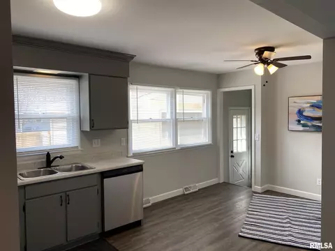 204 Stutely Ln, Springfield, IL 62704 photo 9