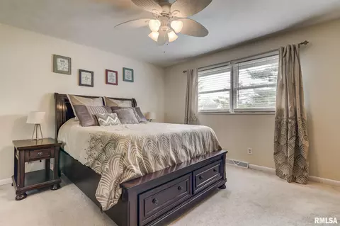1 Hyde Park Pl, Springfield, IL 62703 photo 16