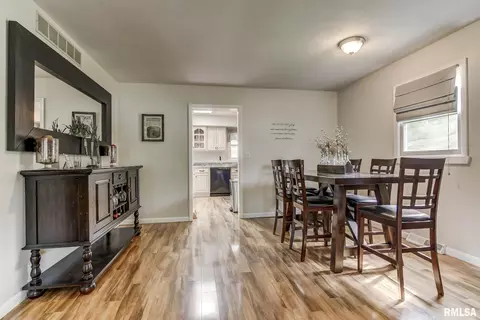 1 Hyde Park Pl, Springfield, IL 62703 photo 11