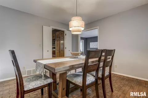 3 Bridge Ter, Springfield, IL 62704 photo 5