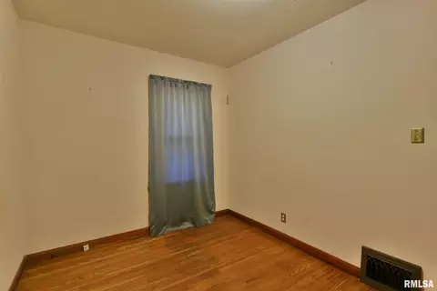 2632 S 8th St, Springfield, IL 62703 photo 9