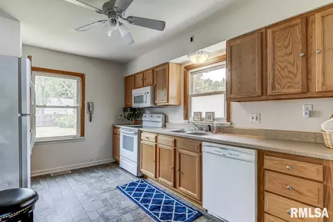 2025 N 21st St, Springfield, IL 62702 photo 7