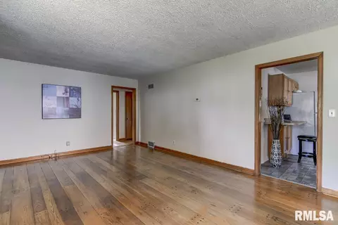 2025 N 21st St, Springfield, IL 62702 photo 4