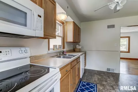 2025 N 21st St, Springfield, IL 62702 photo 8