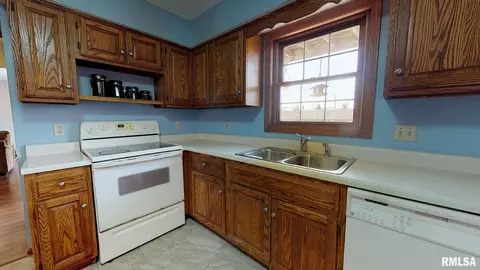 2540 Charlack Ave, Springfield, IL 62704 photo 11