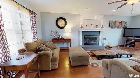 2540 Charlack Ave, Springfield, IL 62704 photo 3
