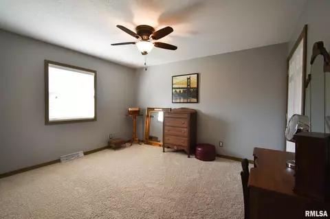 2712 Delaware Dr, Springfield, IL 62702 photo 11