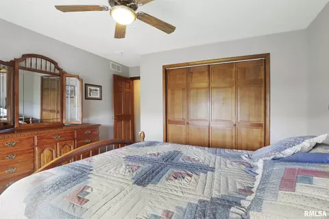 5308 Bunting Dr, Springfield, IL 62711 photo 2