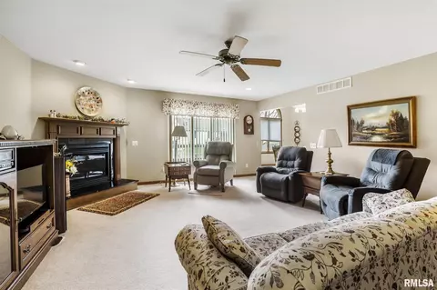 5308 Bunting Dr, Springfield, IL 62711 photo 4