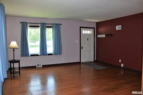 2325 S Spring St, Springfield, IL 62704 photo 7