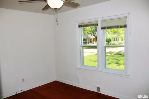 2325 S Spring St, Springfield, IL 62704 photo 15