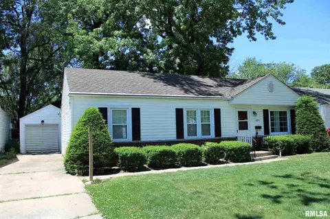 2325 S Spring St, Springfield, IL 62704 photo 2