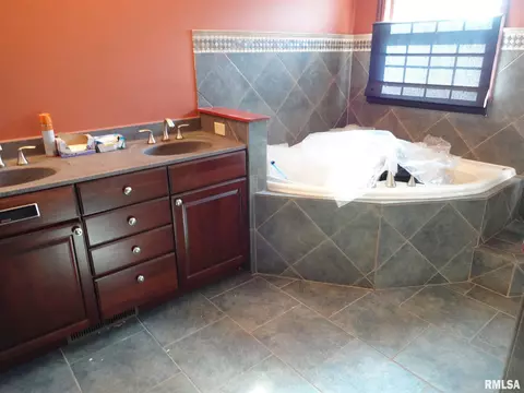 5 N Oxford Rd, Springfield, IL 62702 photo 7