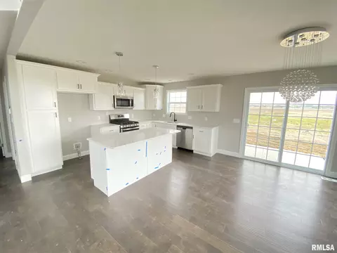 804 Kooper Dr, Chatham, IL 62629 photo 4