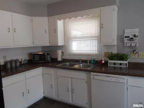 2264 Dunwich St, Springfield, IL 62702 photo 9