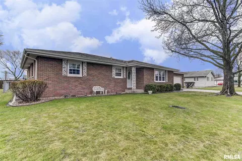 604 Rainbow Dr, Athens, IL 62613 photo 1