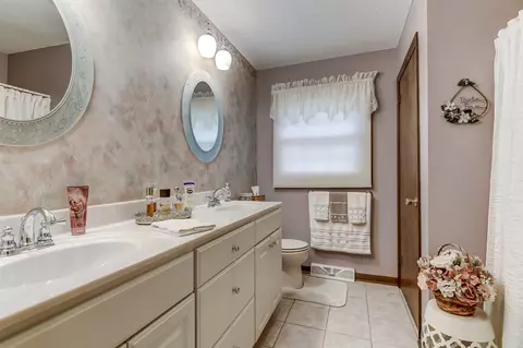 604 Rainbow Dr, Athens, IL 62613 photo 11