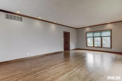 3905 Stone Bridge Rd, Springfield, IL 62711 photo 4