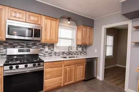 2623 S 8th St, Springfield, IL 62703 photo 4