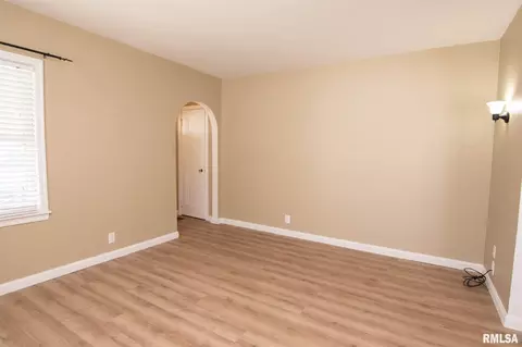 2623 S 8th St, Springfield, IL 62703 photo 9