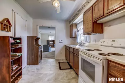 2013 Bruns Ln, Springfield, IL 62702 photo 8