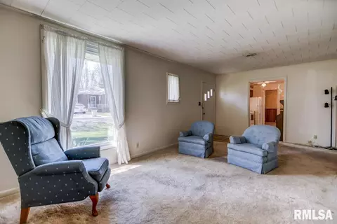 2013 Bruns Ln, Springfield, IL 62702 photo 4