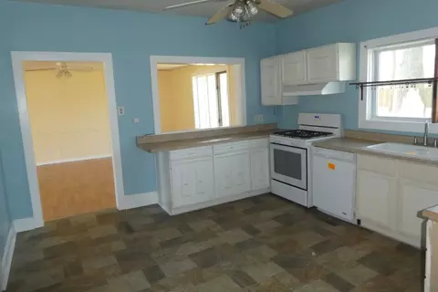 133 E Lincoln St, Greenview, IL 62642 photo 9