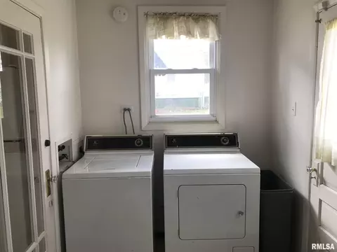1627 N 8th St, Springfield, IL 62702 photo 17