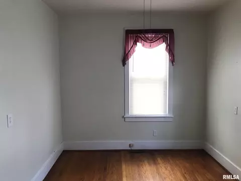 1627 N 8th St, Springfield, IL 62702 photo 11