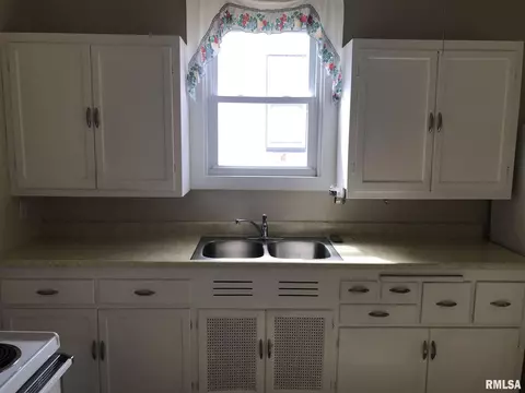 1627 N 8th St, Springfield, IL 62702 photo 10