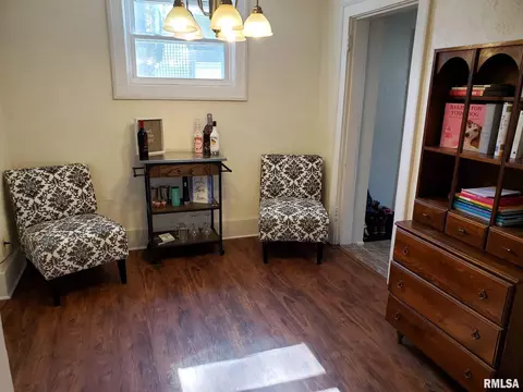 3233 S 3rd St, Springfield, IL 62703 photo 5