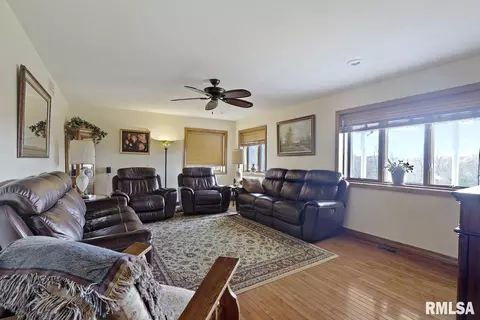 3204 Hazlett Rd, Springfield, IL 62707 photo 5