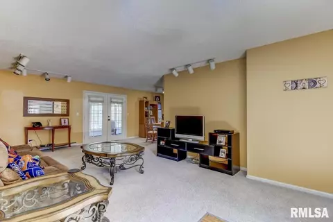 2555 Cherry Rd, Springfield, IL 62704 photo 18