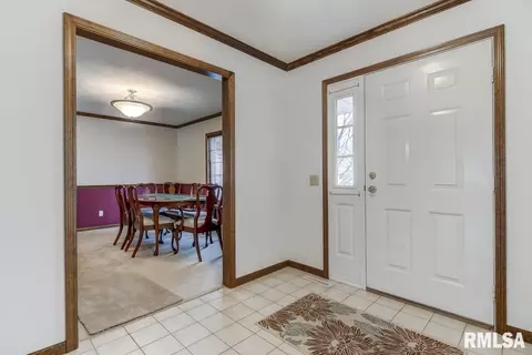 2621 Hazelnut Dr, Springfield, IL 62704 photo 3