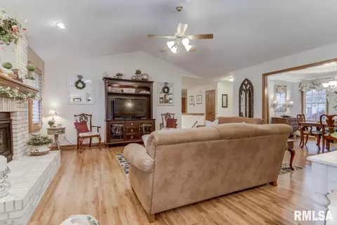 4617 Barrington Dr, Springfield, IL 62711 photo 9