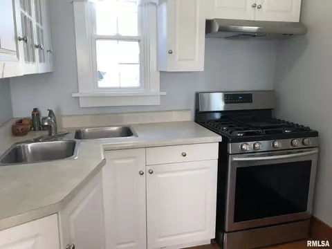 2005 S Park Ave, Springfield, IL 62704 photo 8