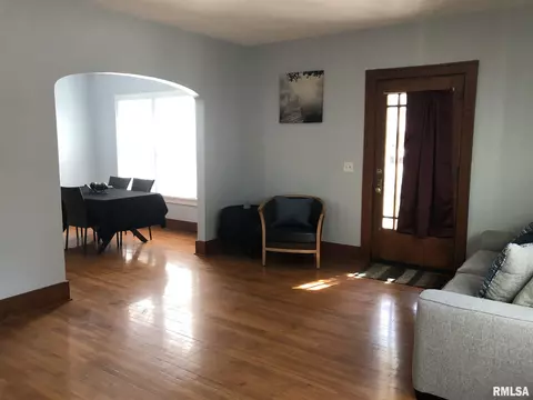 2005 S Park Ave, Springfield, IL 62704 photo 4