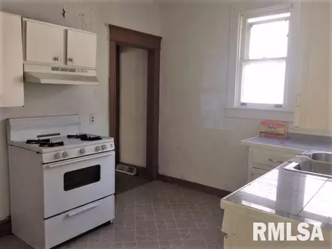2038 E Capitol Ave, Springfield, IL 62703 photo 4