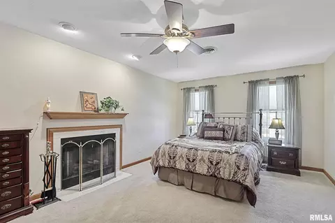 3100 Red Bud Ln, Springfield, IL 62712 photo 25