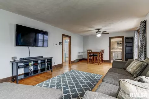 1912 S College St, Springfield, IL 62704 photo 4
