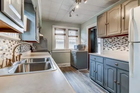 1912 S College St, Springfield, IL 62704 photo 9